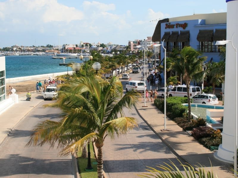 Foto de la ciudad para ilustrar Te preguntas ¿Merece la pena visitar Cozumel desde Playa del Carmen?  